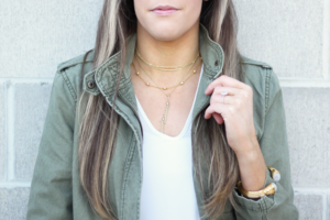 layering gold necklace trend