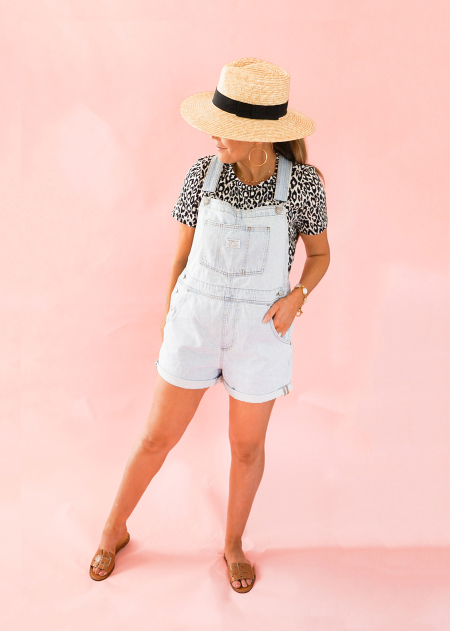 how-to-style-overalls-2b-900-1