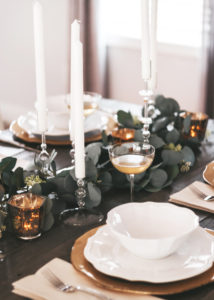 timeless fall thanksgiving tablescape